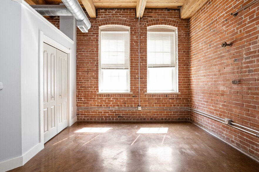 Building Photo - 55 S Harding St