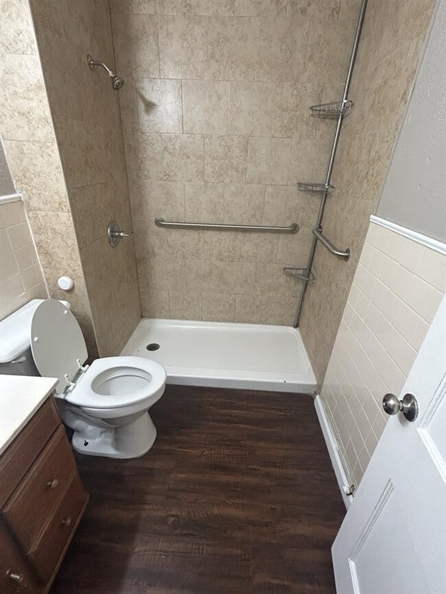 Building Photo - 815 SW H Ave