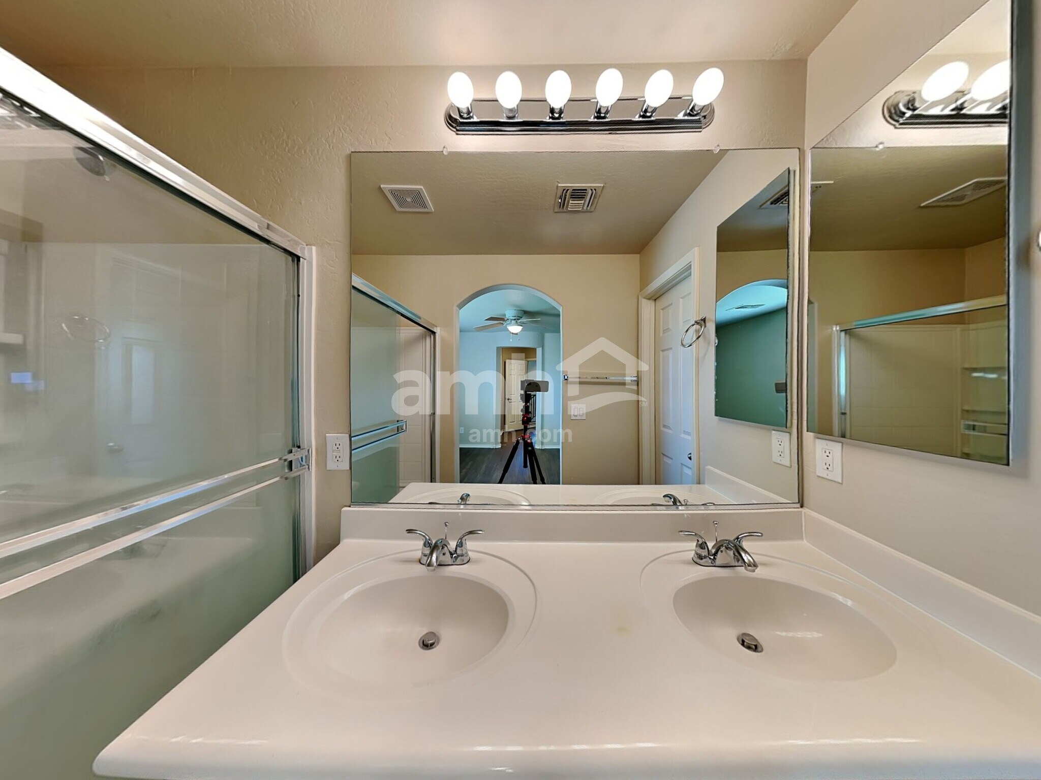 Building Photo - 15031 N 142nd Ln