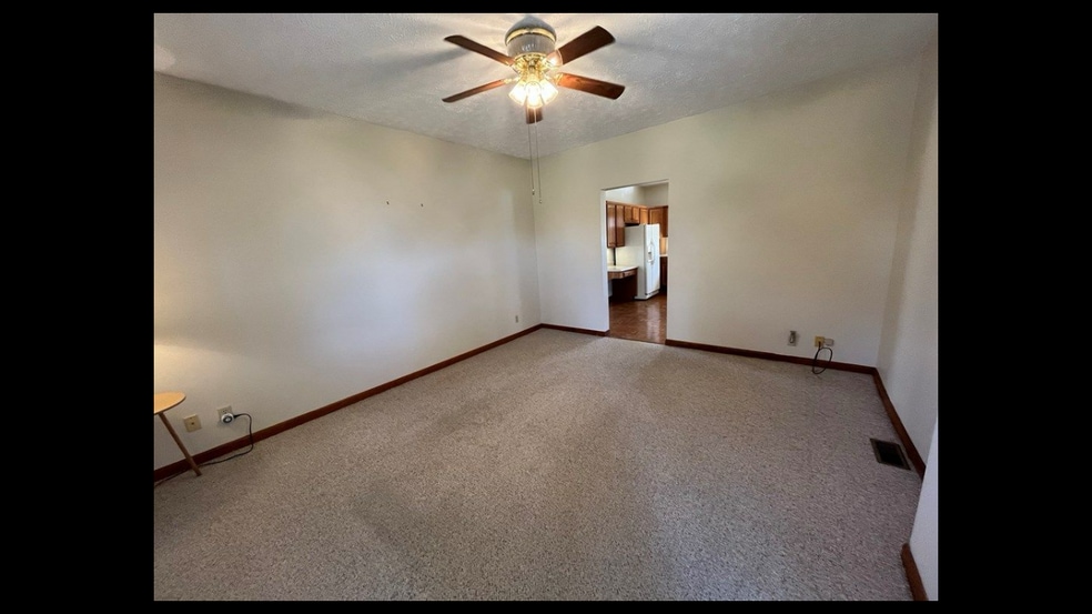 Building Photo - 203 Oakvale Rd