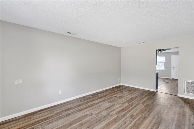 Building Photo - Condo for rent in Grayson Valley
