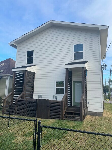 Building Photo - 1124 Garfield St