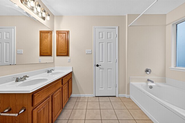 Building Photo - 11739 Edenstone Dr