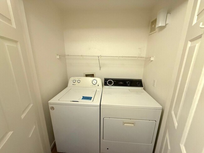 Building Photo - SPACIOUS 3BED/2BA CONDO ON THE 2ND FLOOR IN NORTH SUMMERLIN!