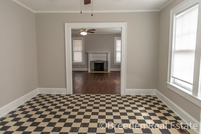 Building Photo - 215 Lenoir St