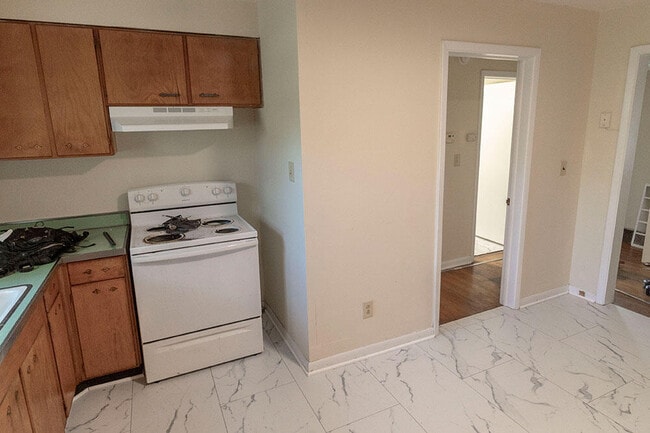 Building Photo - 1003 Hardin St