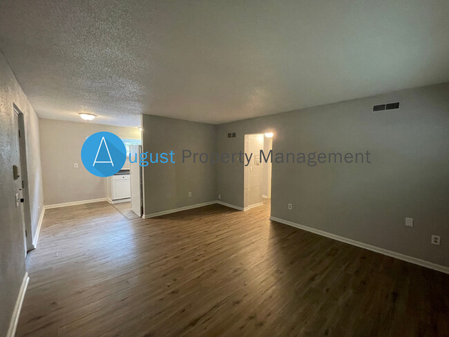 Building Photo - C2 at 525 N Arlington