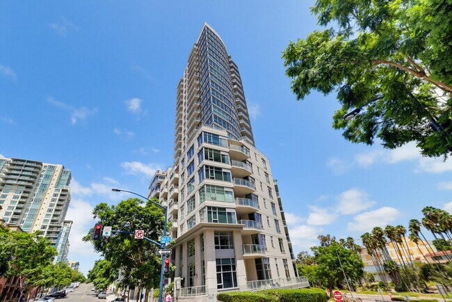 Building Photo - Skyline Views & Sophisticated Corner Living at Aria in Cortez Hill