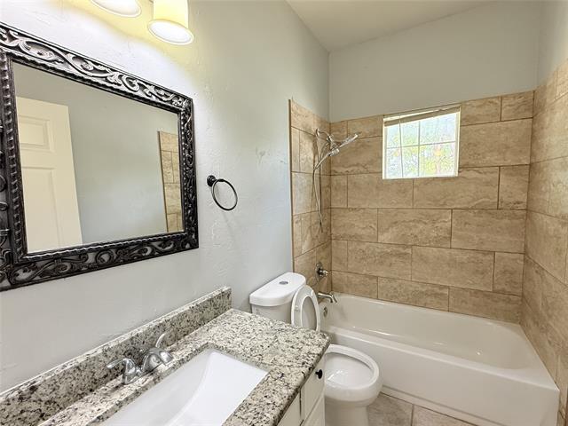 Building Photo - 2048 Piedmont Dr