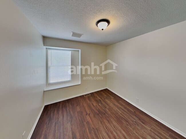 Building Photo - 129 W 1225 N