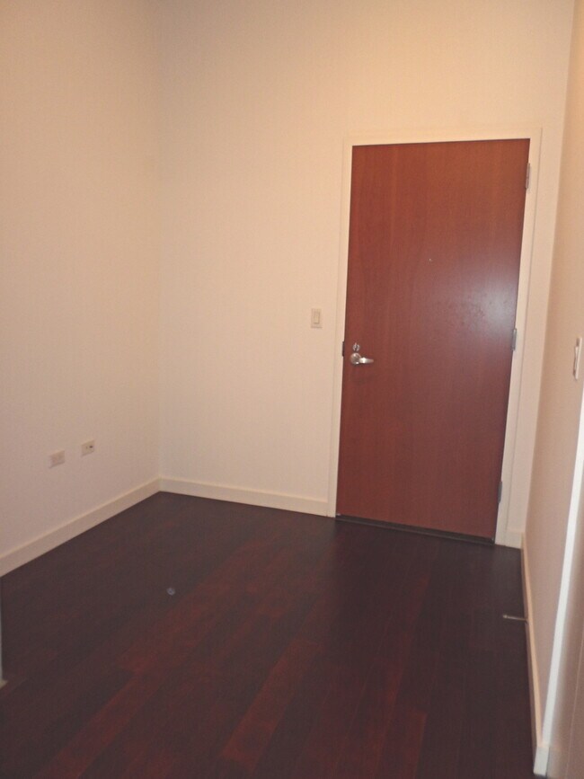 Building Photo - 235 W Van Buren St