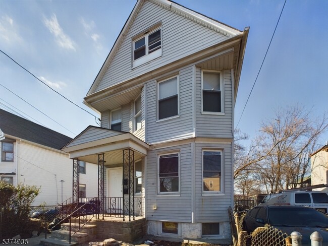 Primary Photo - 255 S 19th St
