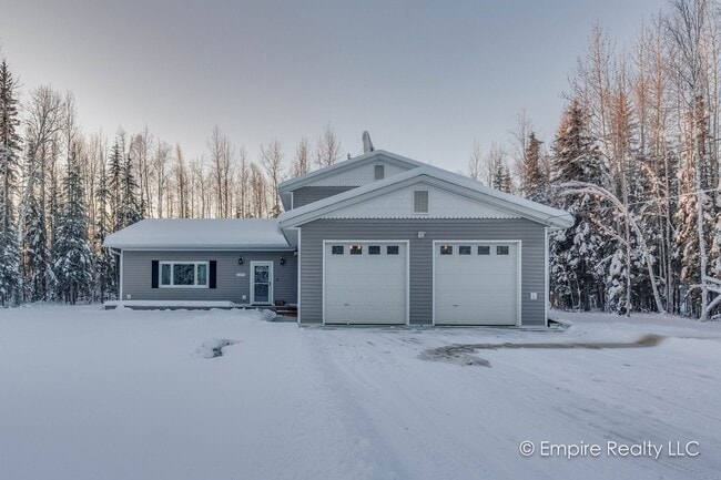Building Photo - 4 BD Single Family Home in North Pole
