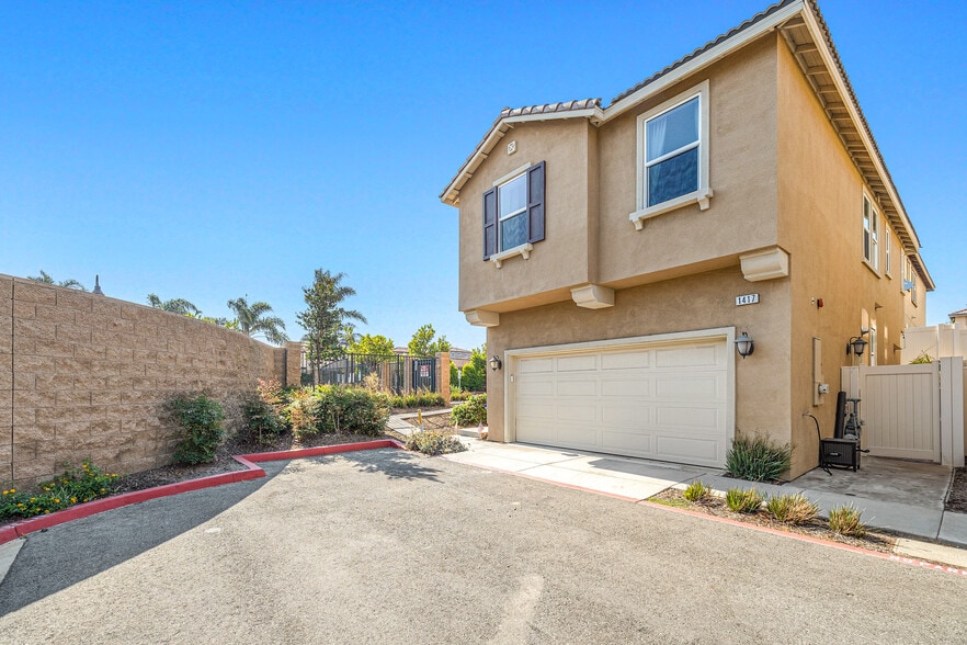 Primary Photo - 1417 Turin Ln