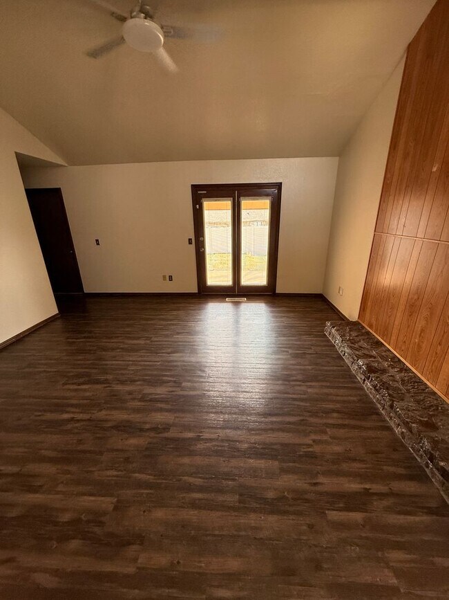 Building Photo - 10213 Shadowridge Dr