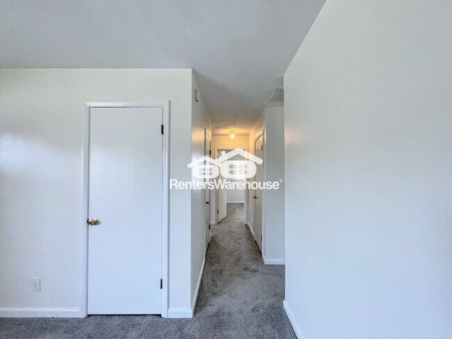 Building Photo - 2444 Tullibee Dr