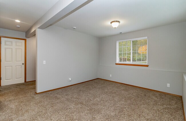 Building Photo - 2132 87th Ave SE