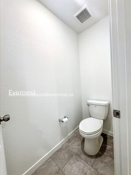 Building Photo - 9021 Hightower St