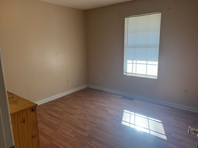 Building Photo - Blackberry Ln Duplex