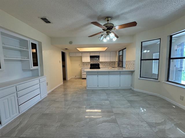 Building Photo - 510 Betsy Ross Dr