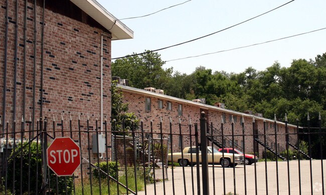 Virginian Arms Apartments - Villages at Jacksonville