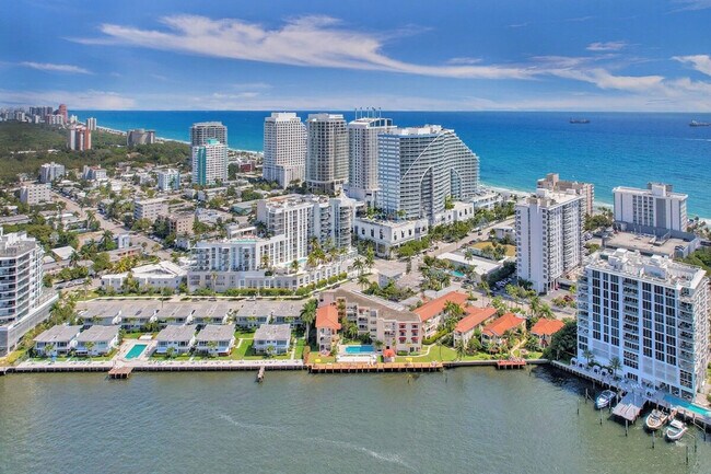 Building Photo - 2908 Bayshore Dr