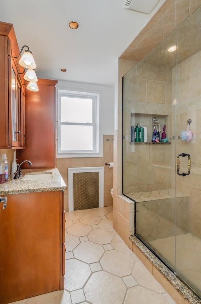 Building Photo - 12 Obrien Ct