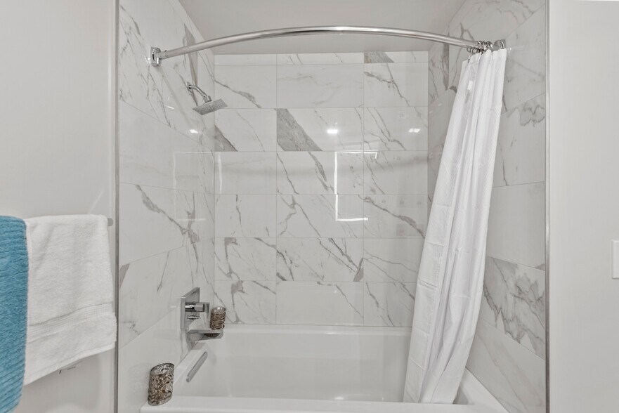 shower - 450 S Main St