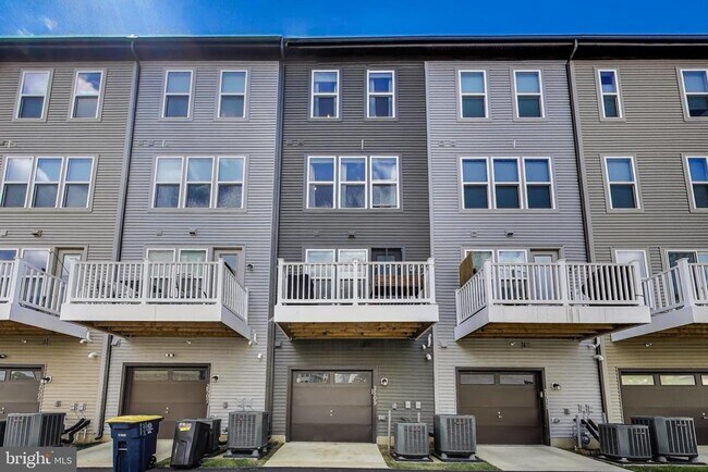 Building Photo - 2509 River Terrace Rd