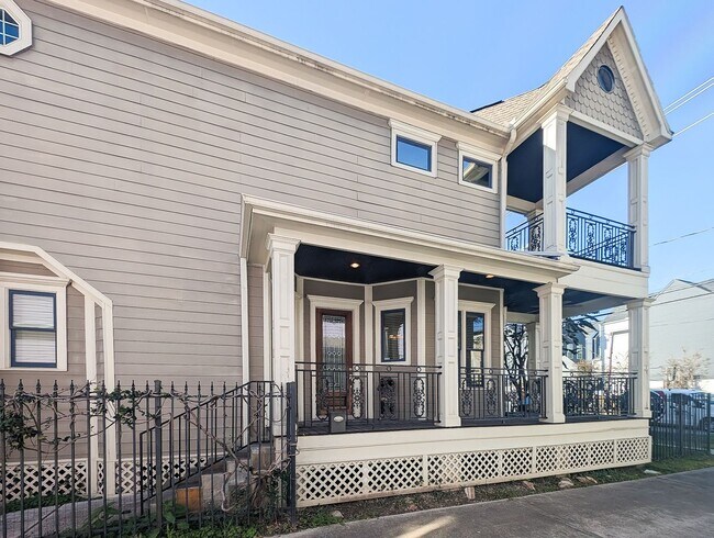 Primary Photo - 1126 W 17th St