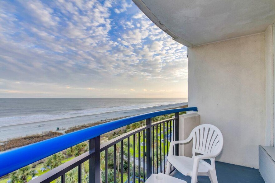 Building Photo - 2300 N Ocean Blvd