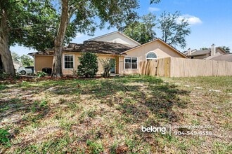 Building Photo - 7641 Rain Forest Dr N