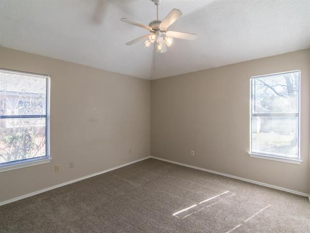 Building Photo - 1520 Mayflower Dr