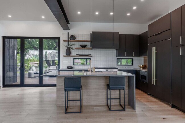 Building Photo - Modern Luxury Rental with Unobstructed Fla...