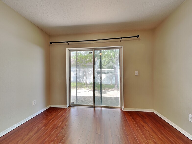 Building Photo - 517 Summer Sails Dr