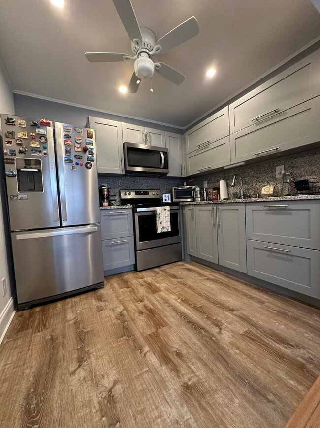 Building Photo - 370 Piedmont H