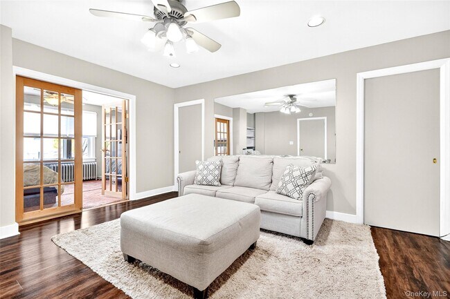 Building Photo - 109 Broadway