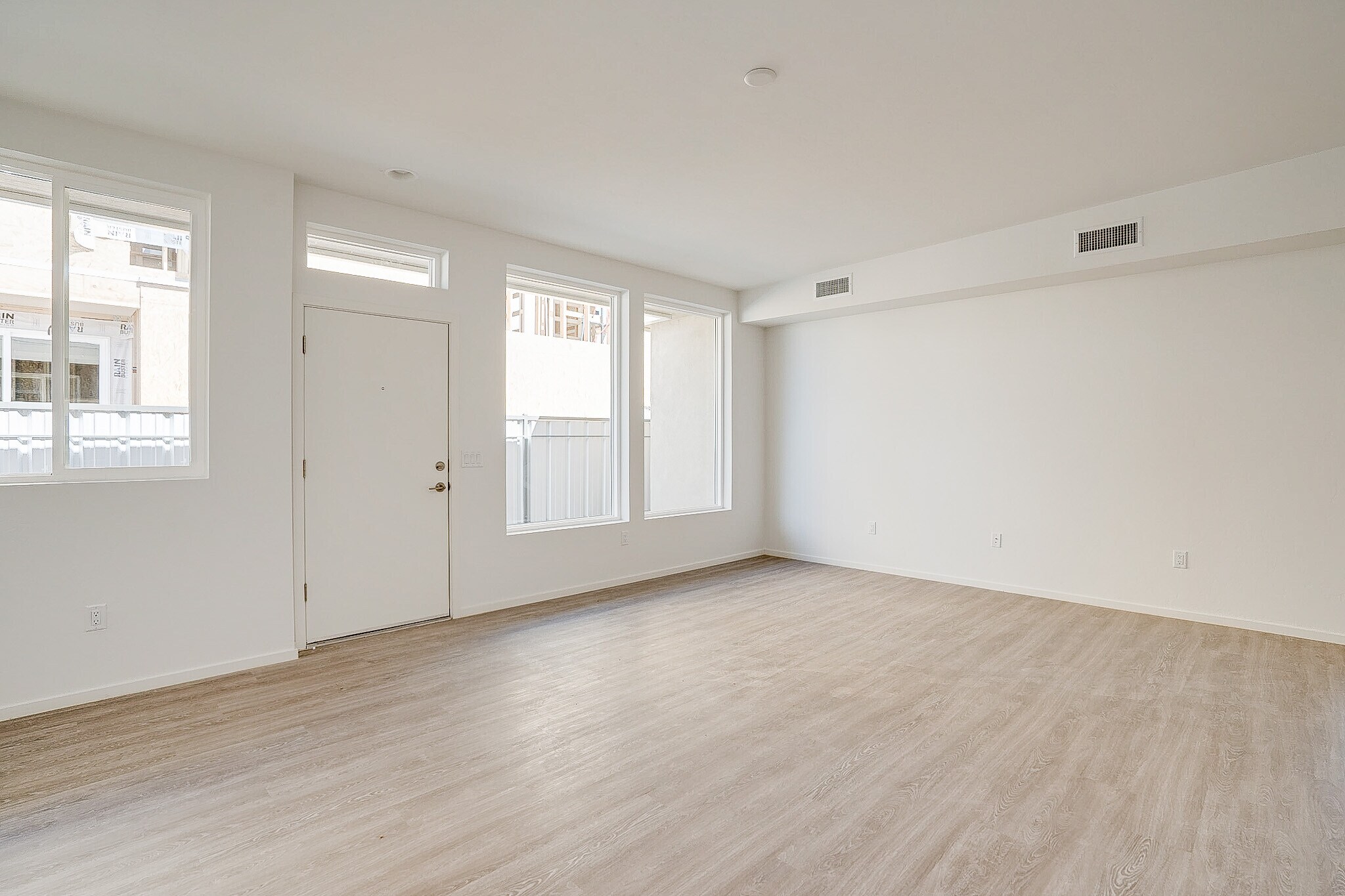 Great Room - 8665 E Ultra Dr