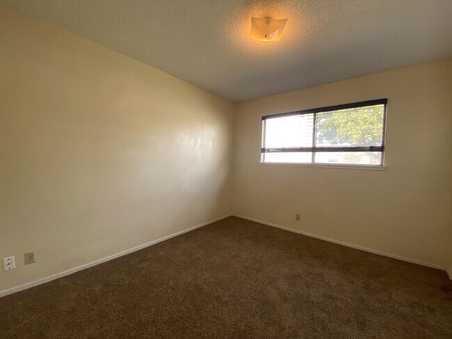 Building Photo - 2609 W Griffith Way