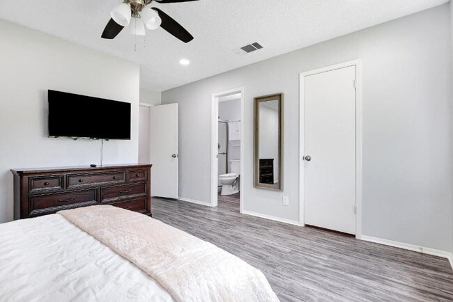 Building Photo - 6807 Skynook Dr