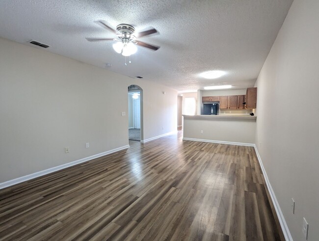 Building Photo - **SPECIAL for this 3/2 Duplex on 15 Month ...