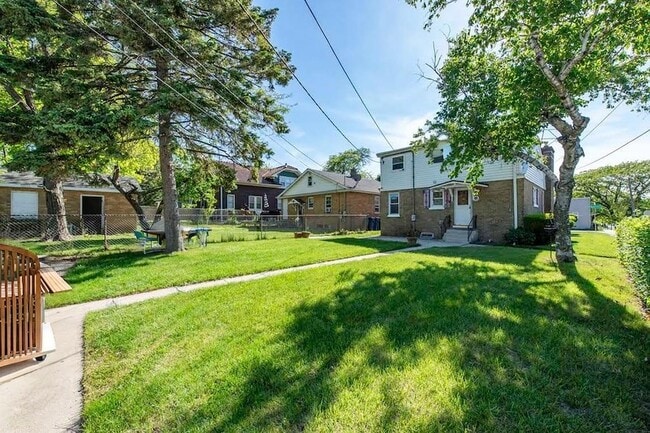 Building Photo - 903 S McAlister Ave