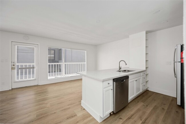 Building Photo - 2218 Hazard St