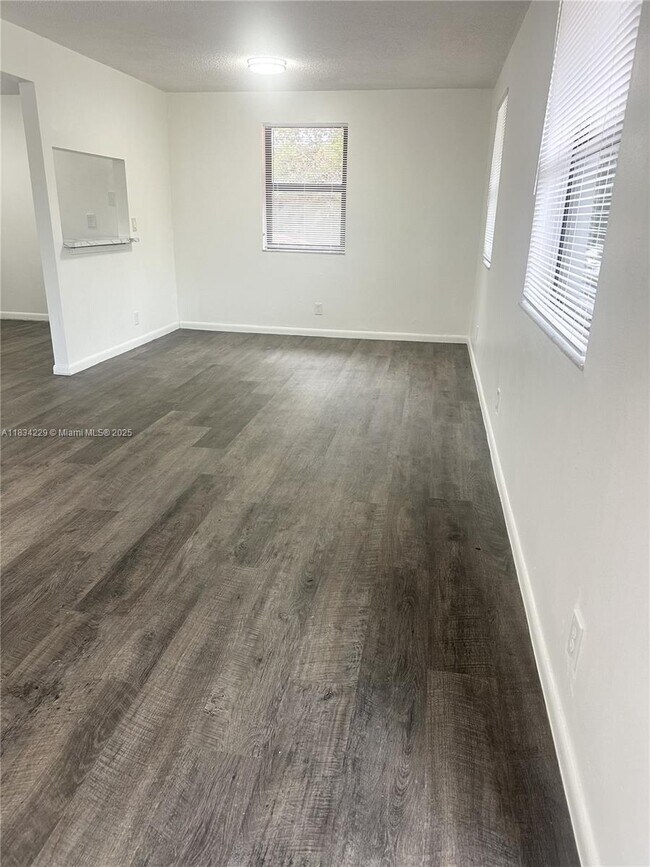 Building Photo - 10875 NW 45th St