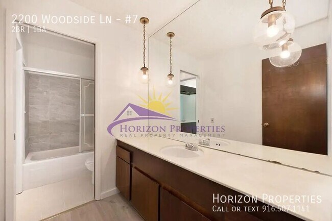 Building Photo - 2200 Woodside Ln