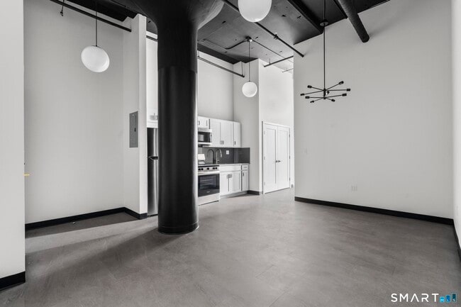 Building Photo - 480 Myrtle St