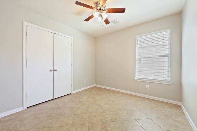 Building Photo - 18323 Fair Grange Ln