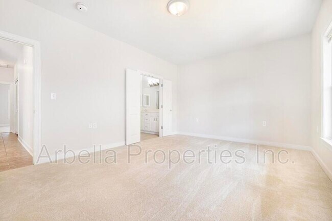 Building Photo - 211 University Pkwy