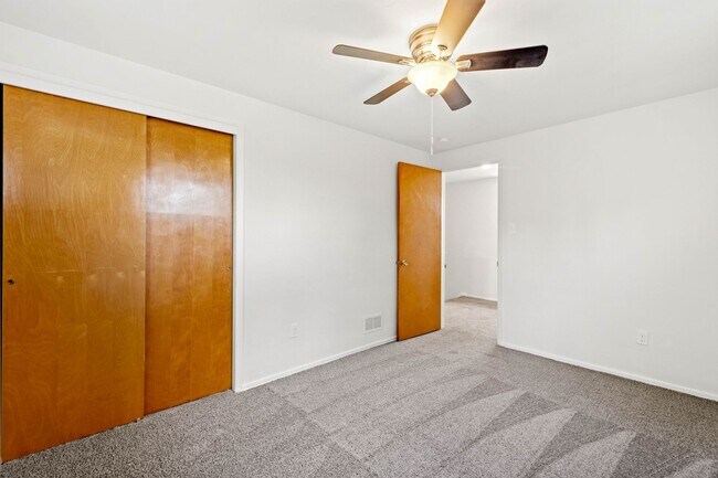 Building Photo - AVAILABLE SEPT 1ST!! GORGEOUS 3 BEDROOM IN...