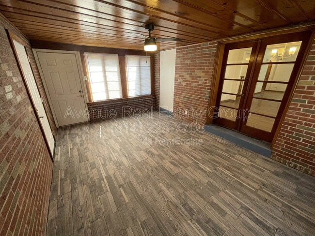 Building Photo - 2944 Moniteau Dr